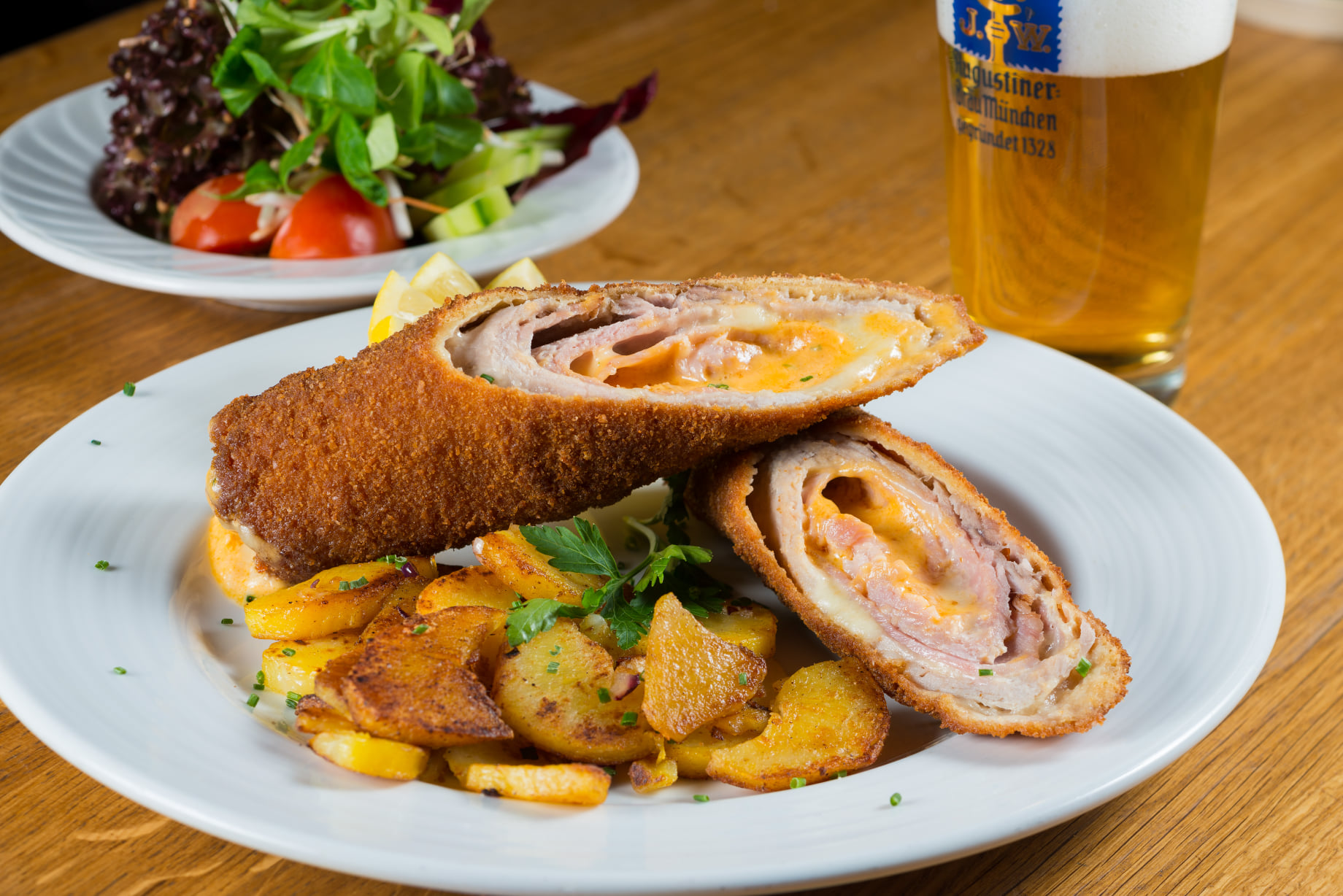 Top Restaurants mit bayerischer Küche in München | Mr. München | Foto: Burg Pappenheim