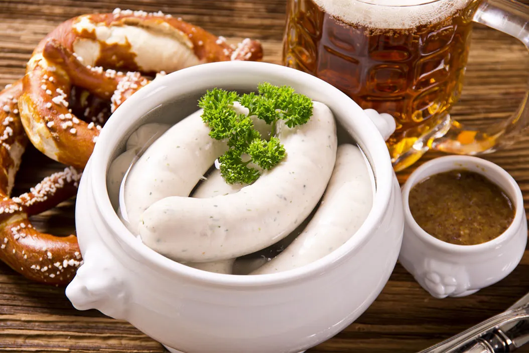 CSD Weisswurstfrühstück im Donisl | Top Picks für den Pride Month & CSD | Mr. München | Foto: metzgerei-gassner.de CSD Weisswurstfrühstück im Donisl | Top Picks für den Pride Month & CSD | Mr. München | Foto: metzgerei-gassner.de