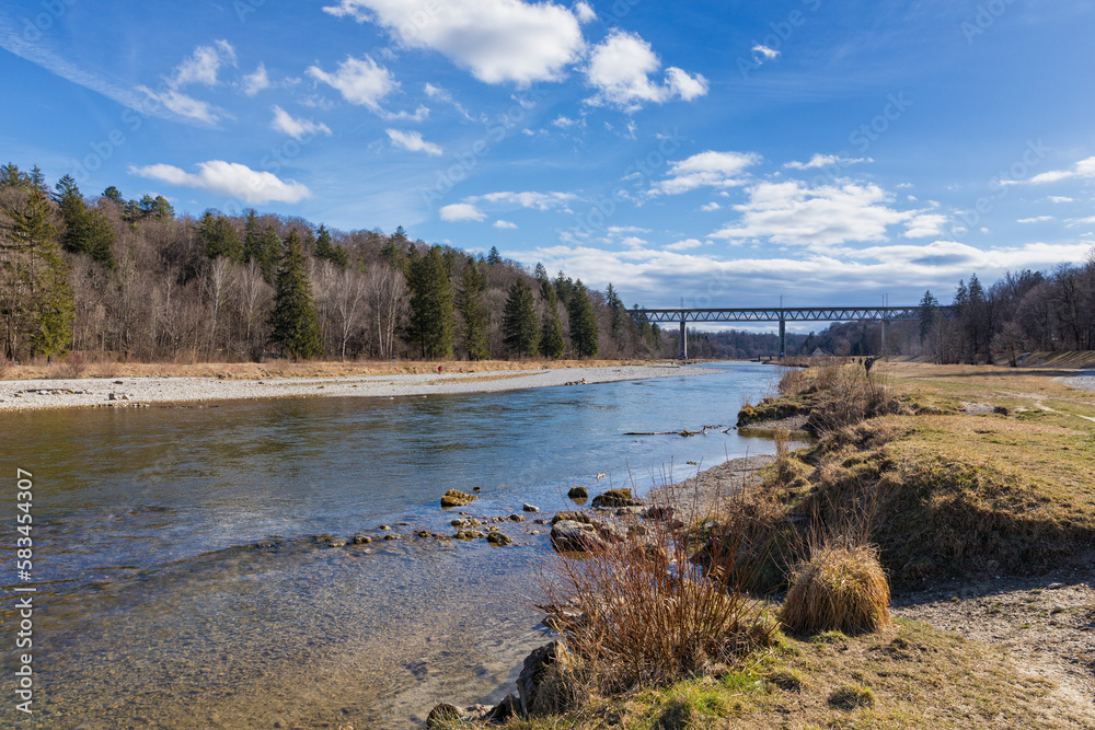Großhesseloher Brücke | Top Ideen für ein Date in München | Mr. München | Foto: Adobe Stock