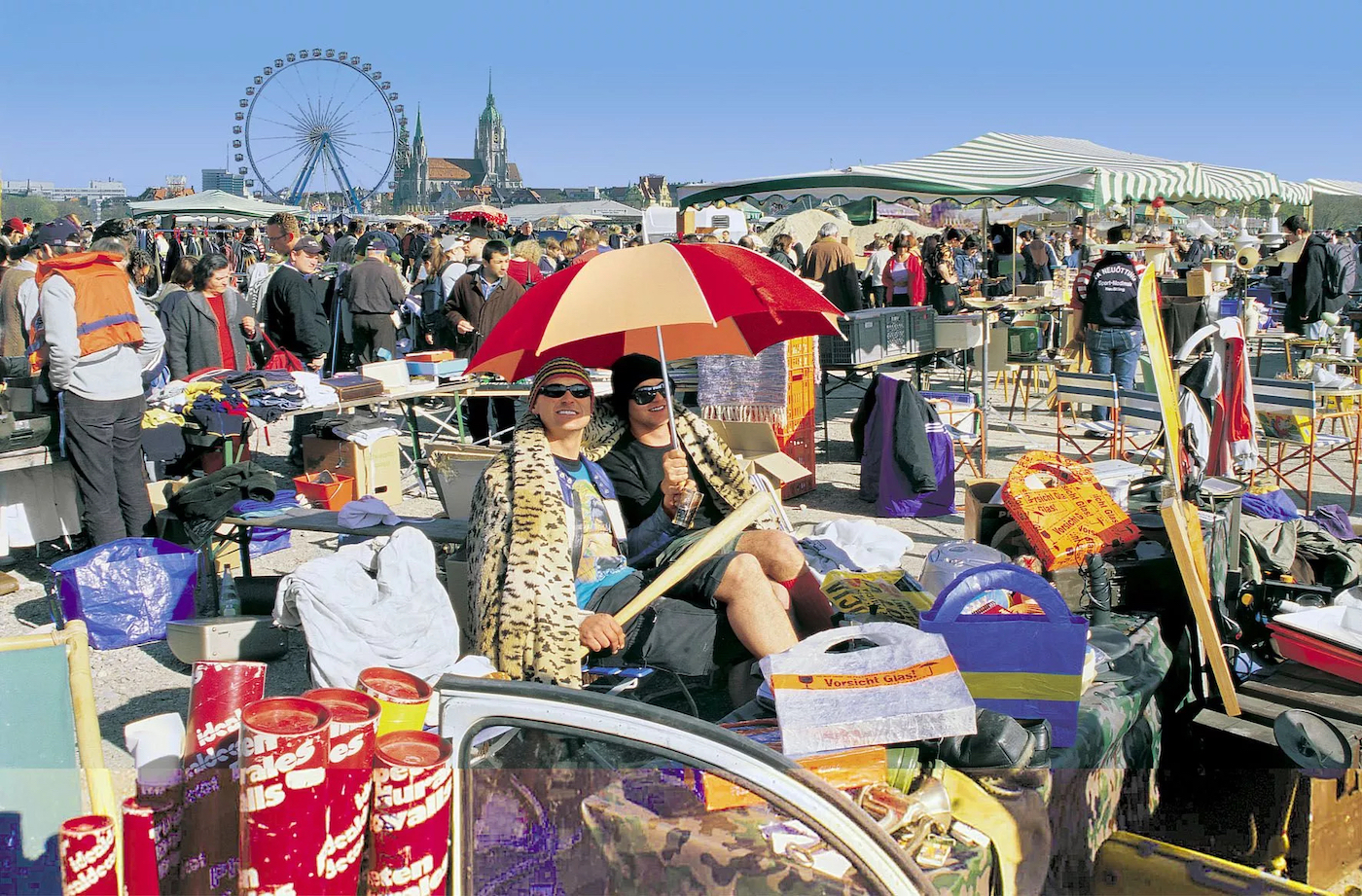 BRK Riesenflohmarkt auf der Theresienwiese | Top Flohmärkte in München | Mr. München | Foto: BRK Riesenflohmarkt auf der Theresienwiese