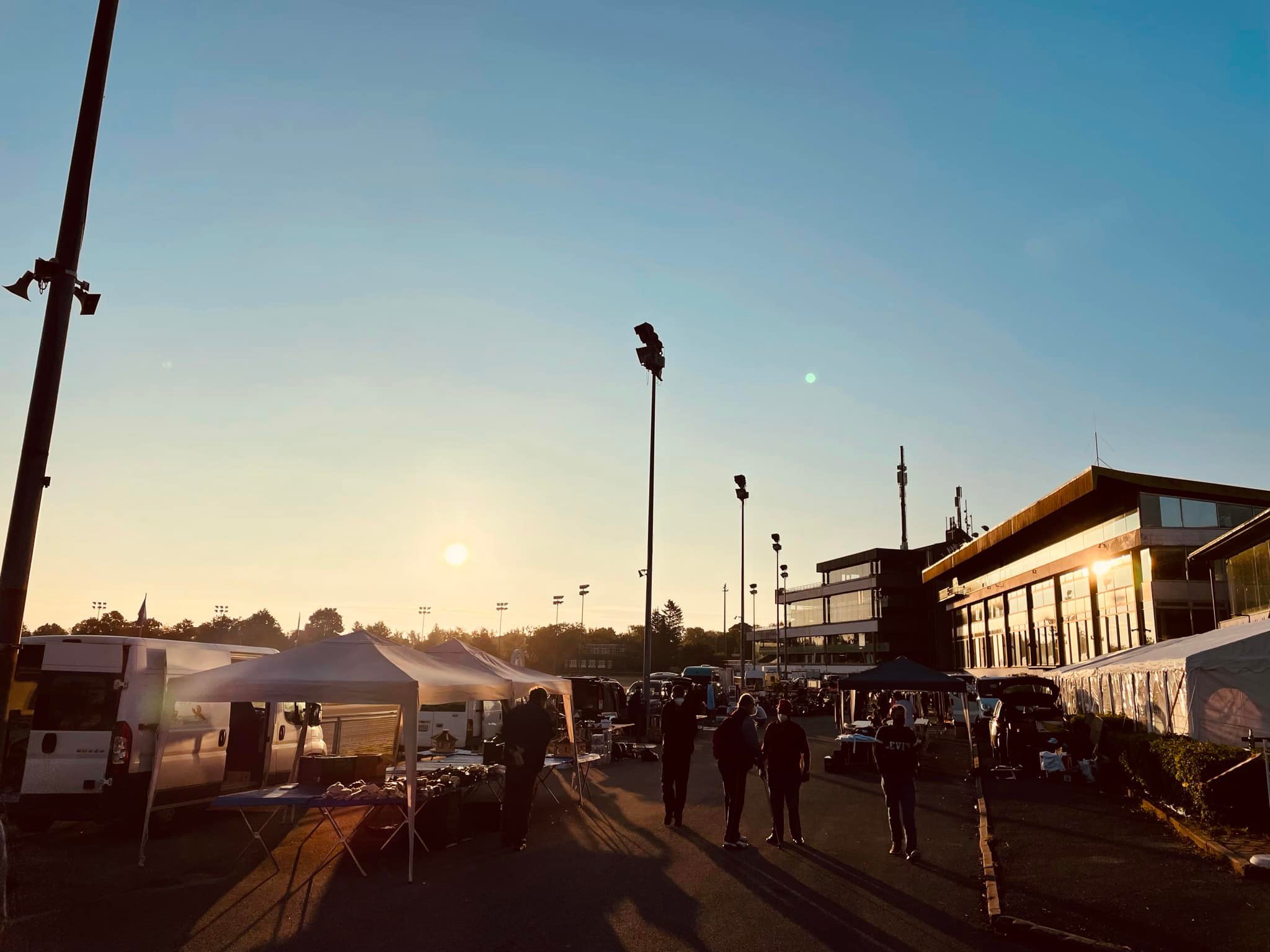 Antiquitäten Flohmarkt Daglfing | Top Flohmärkte in München | Mr. München | Foto: Antiquitäten Flohmarkt Daglfing