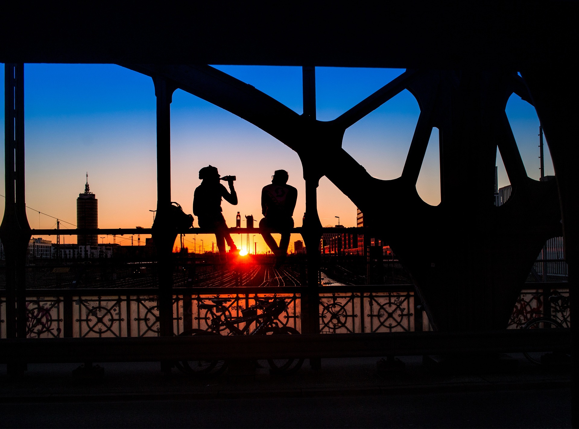 Hackerbrücke  | Top Spots für einen schönen Sonnenuntergang in München | Mr. München | Foto: Pixbay