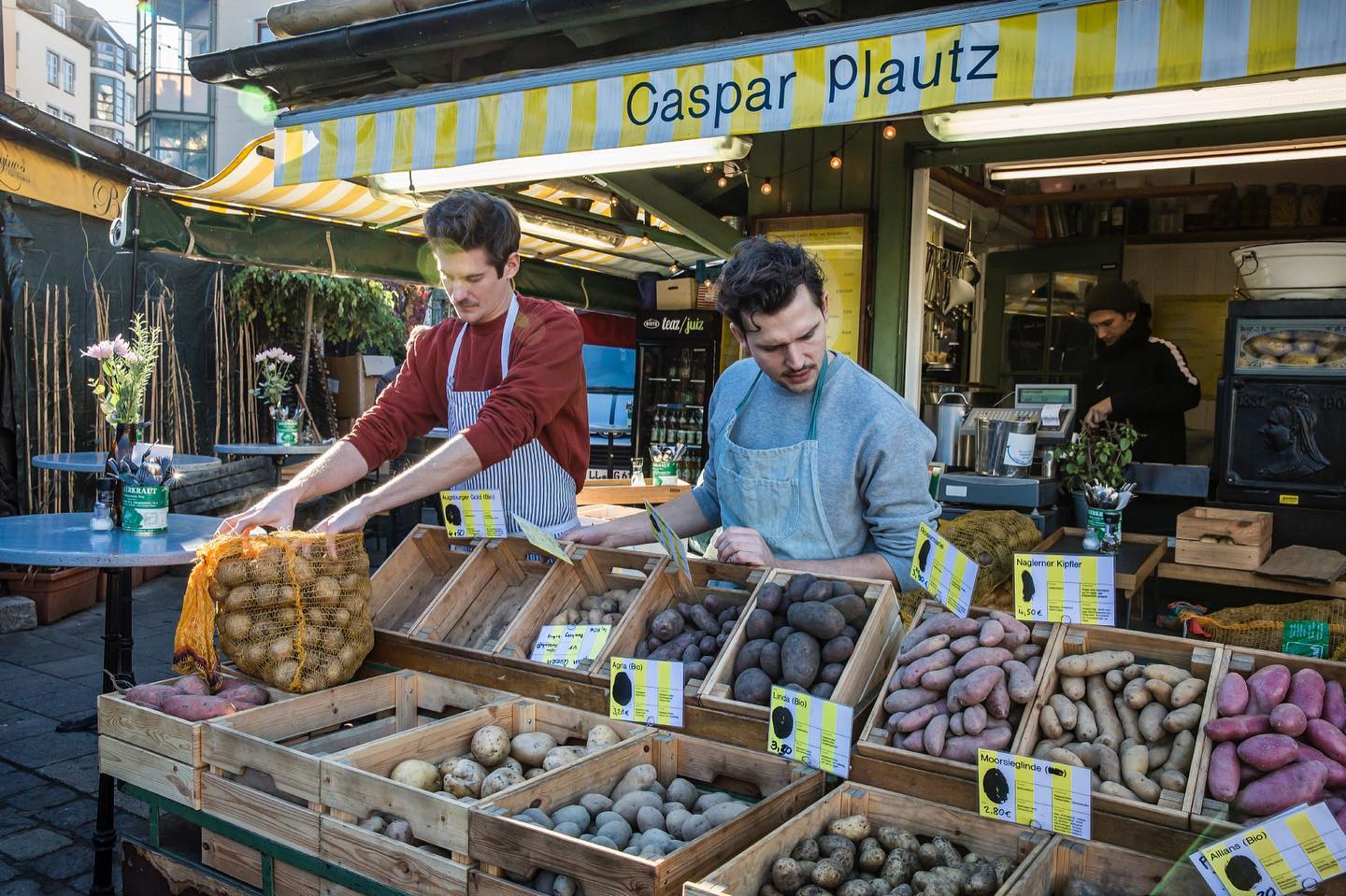 Caspar Plautz | Top Stände am Viktualienmarkt in München | Mr. München | Foto: Caspar Plautz Caspar Plautz | Top Stände am Viktualienmarkt in München | Mr. München | Foto: Caspar Plautz