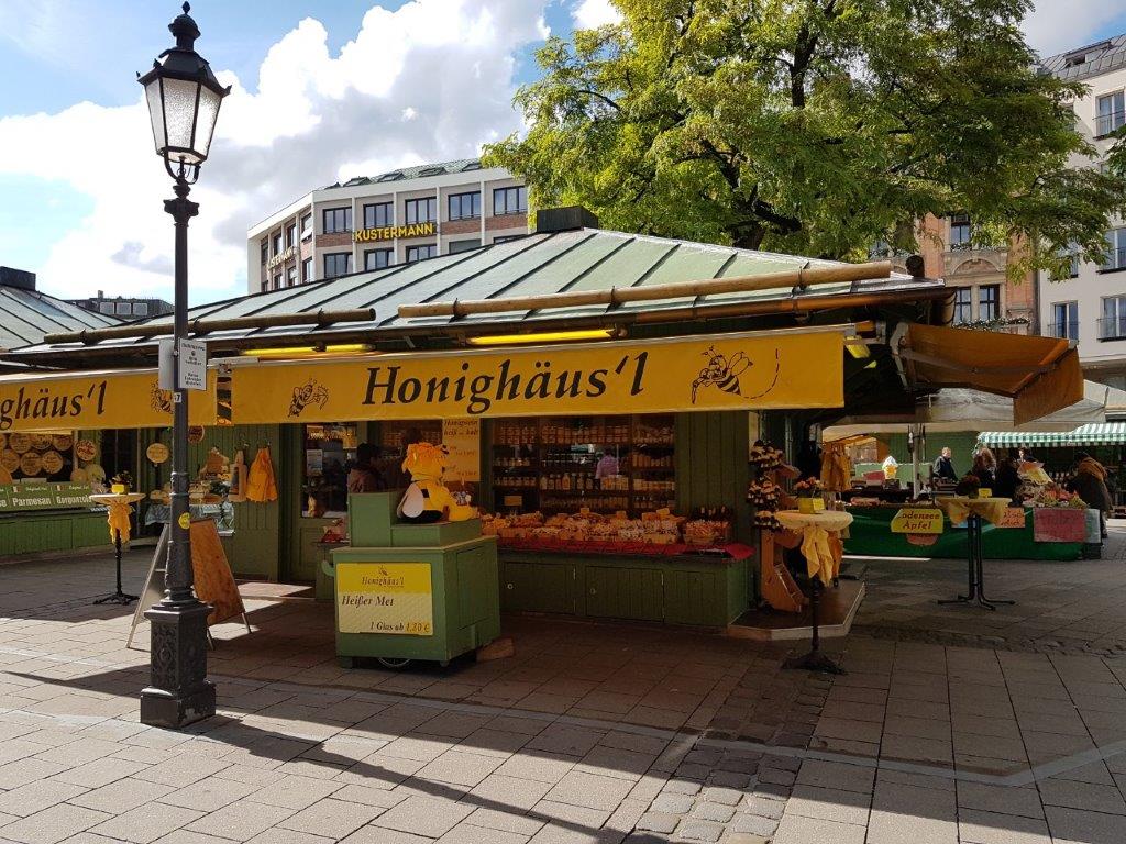 Honighäusl | Top Stände am Viktualienmarkt in München | Mr. München | Foto: Honighäusl Honighäusl | Top Stände am Viktualienmarkt in München | Mr. München | Foto: Honighäusl