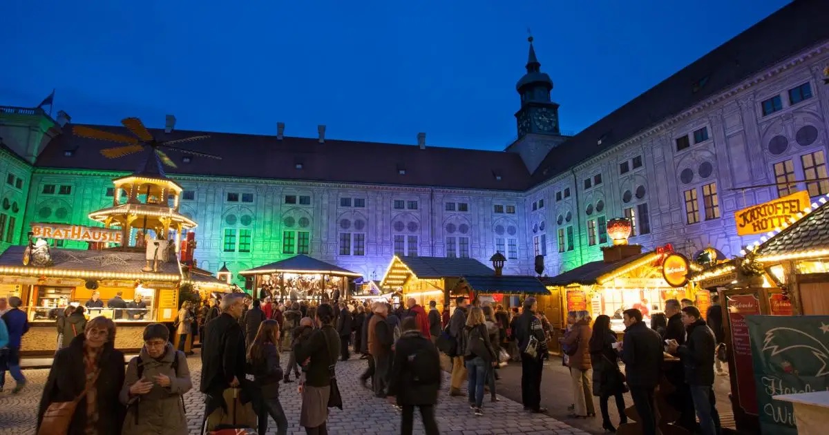 Weihnachtsdorf in der Münchner Residenz | Top Weihnachtsmärkte in München | Mr. München | Foto: Monica Garduno